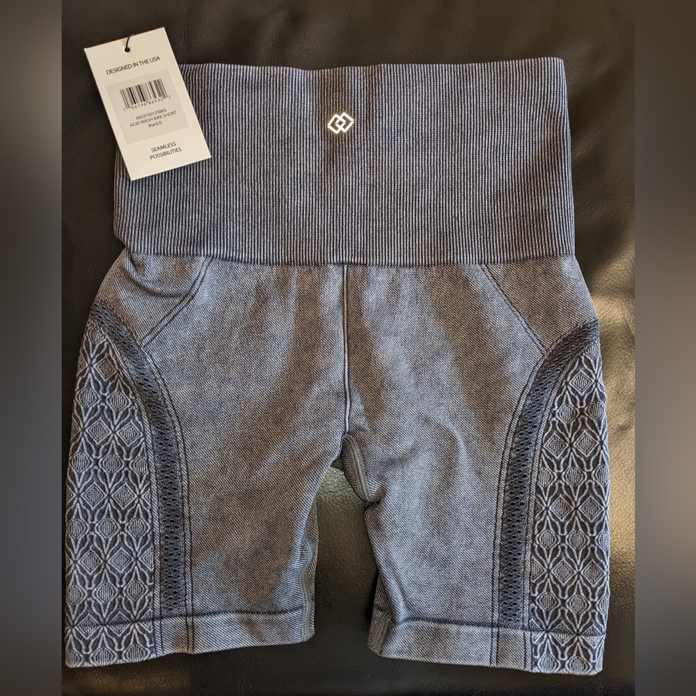 NWT MAXXIM High Waisted Gray Acid Wash Bike Shorts Size Small - Picture 3 of 7